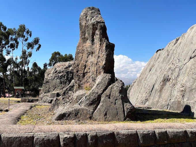 Complejo Arqueológico Qenqo: Un Misterioso Santuario Inca en Cusco